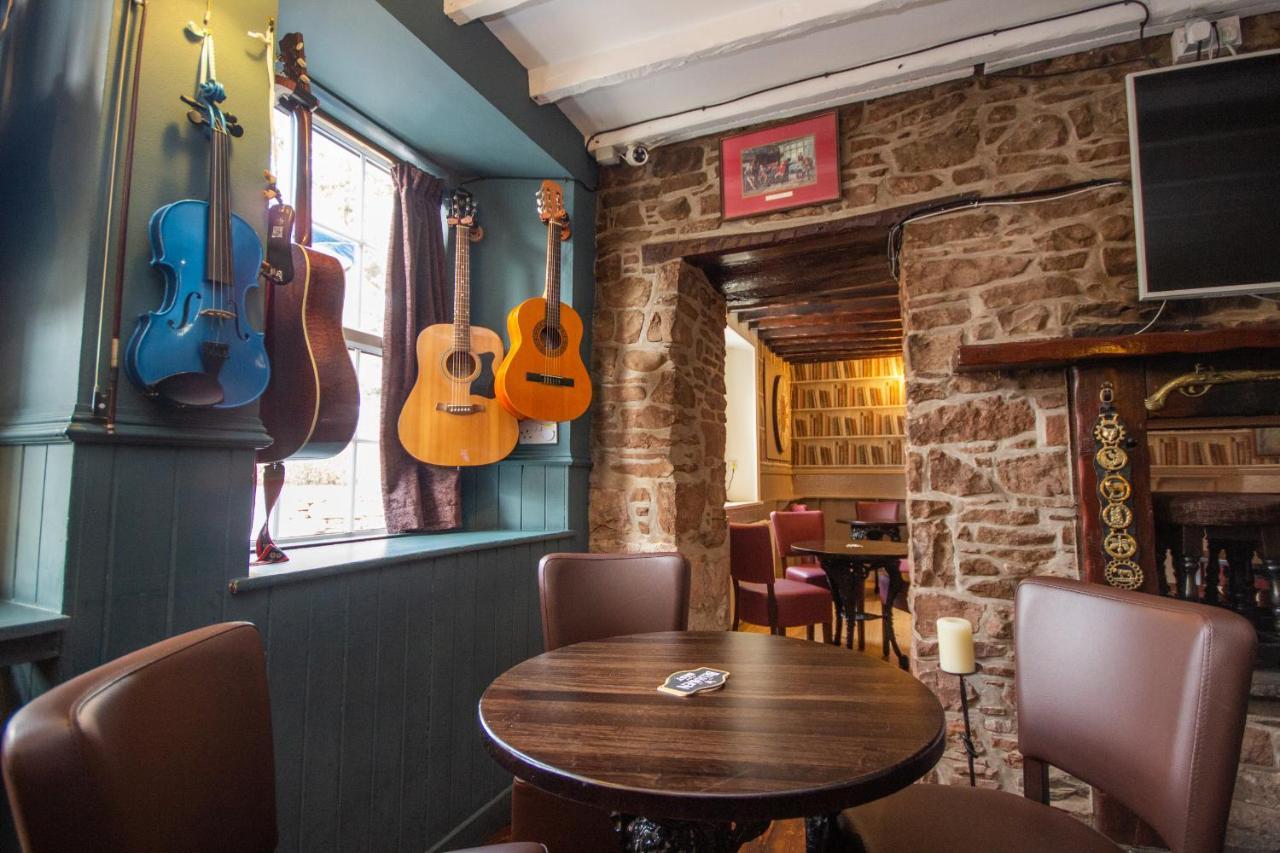 Horse And Hound Country Inn Bonchester Bridge Esterno foto